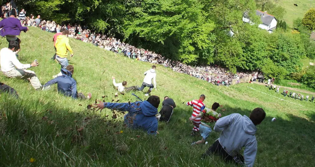 Weirdest sports in the world cheese rolling