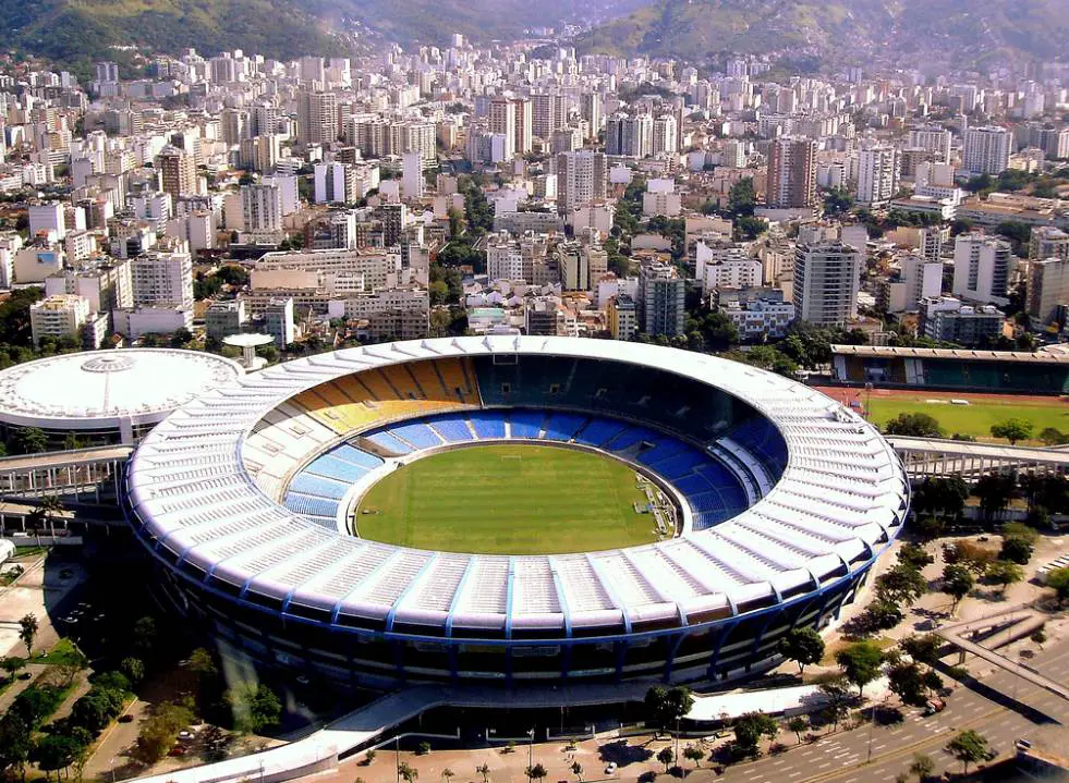 Maracanã stadium old roof